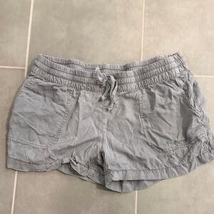 Women’s vineyard vines shorts